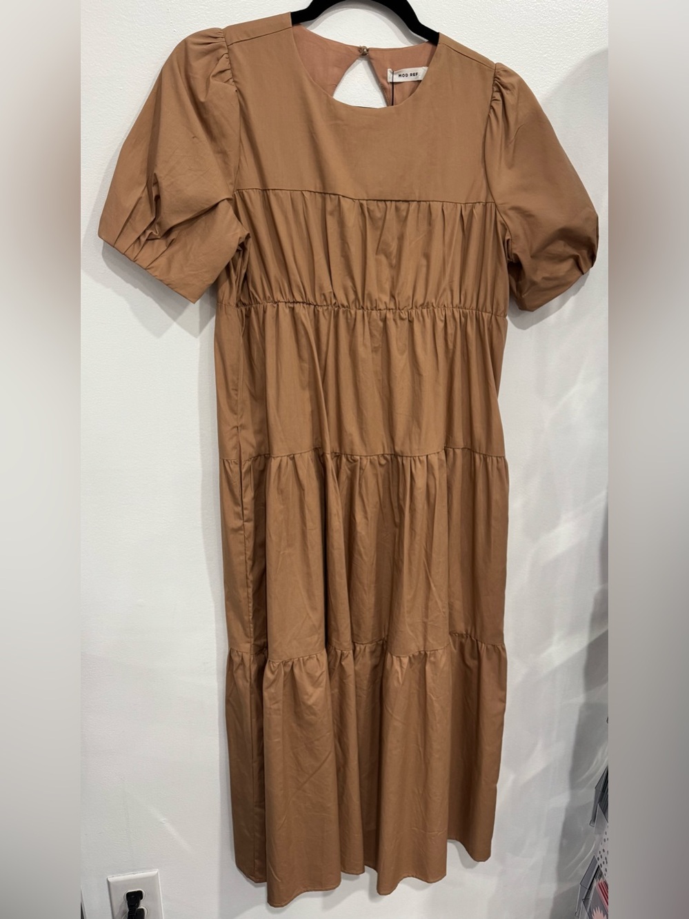 Mod Ref Camel Tiered Puff-Sleeve Maxi Dress